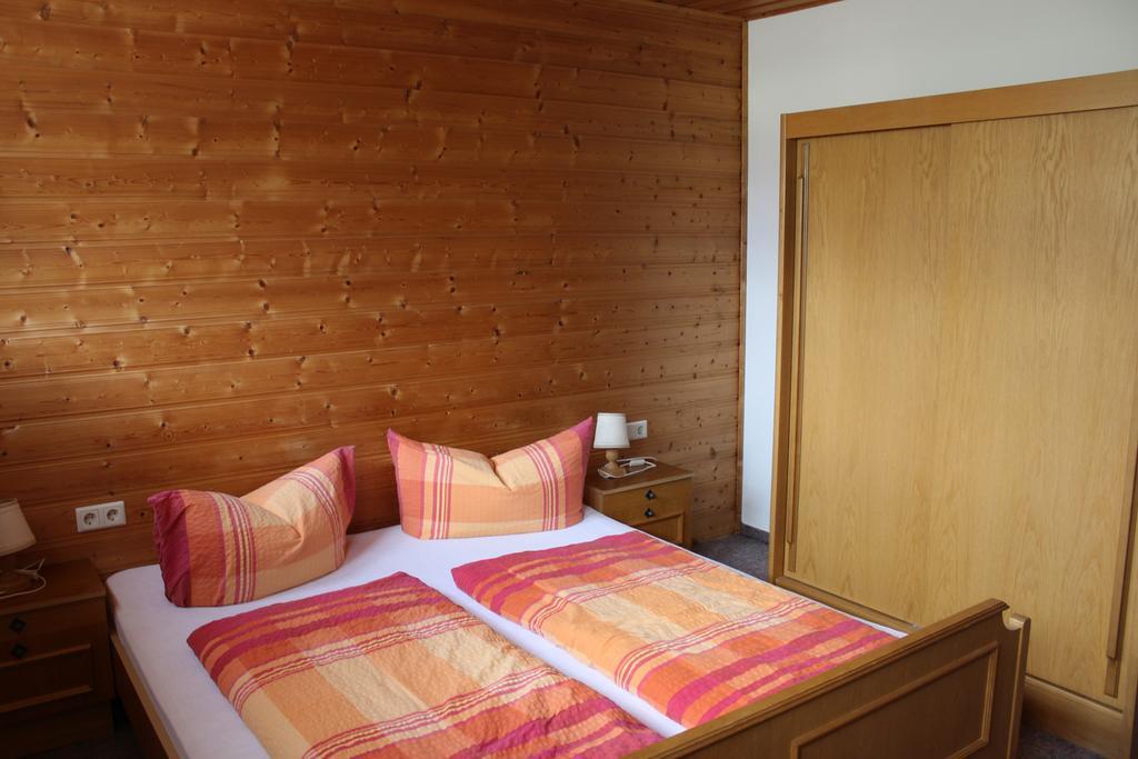 Haus Birgit Hotel Pettneu am Arlberg Exterior photo