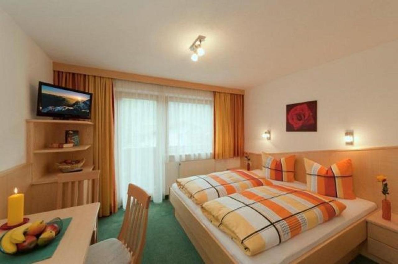 Haus Birgit Hotel Pettneu am Arlberg Exterior photo